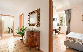 Zara Rooms